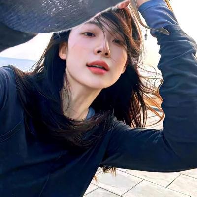 化妆间实拍：签约艺人与投资方闹掰，导演当场摔剧本